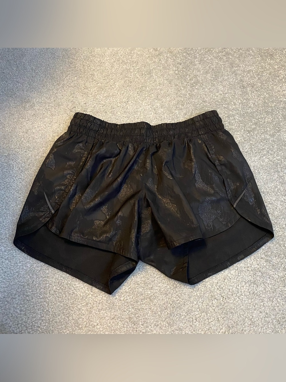 Athleta Run Racer Camo Shorts‎ Black Grey Womens Small